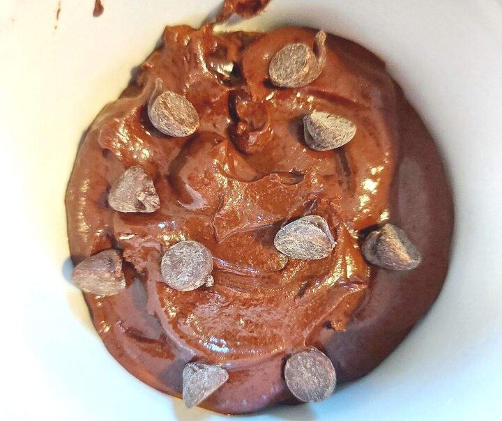 best mug brownie to satisfy all your chocolate cravings in 2 minutes, Mug brownie batter