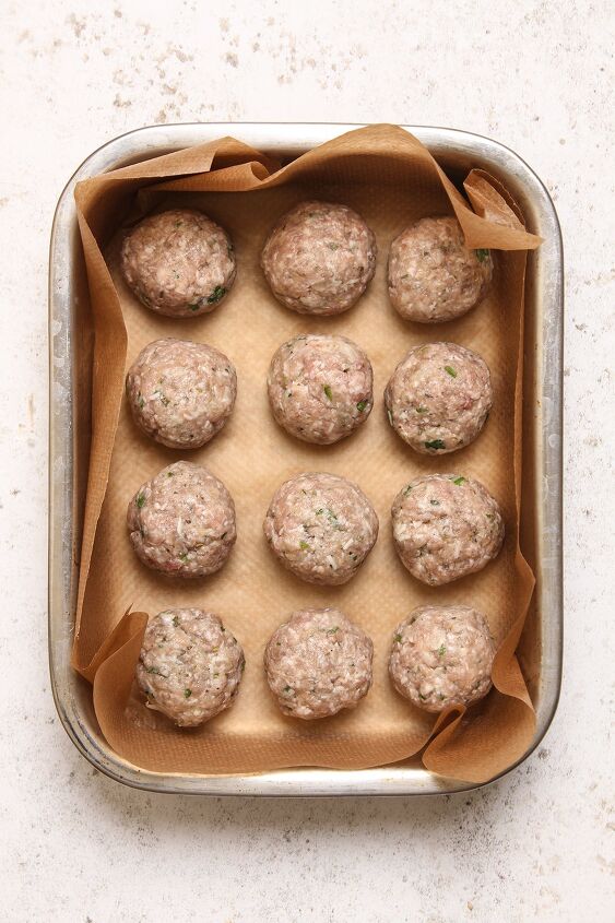 italian meatballs, Forming the meatballs