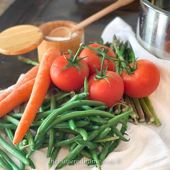 how to blanch vegetables to freeze, tomatoes green beans and asparagus ready to blanche