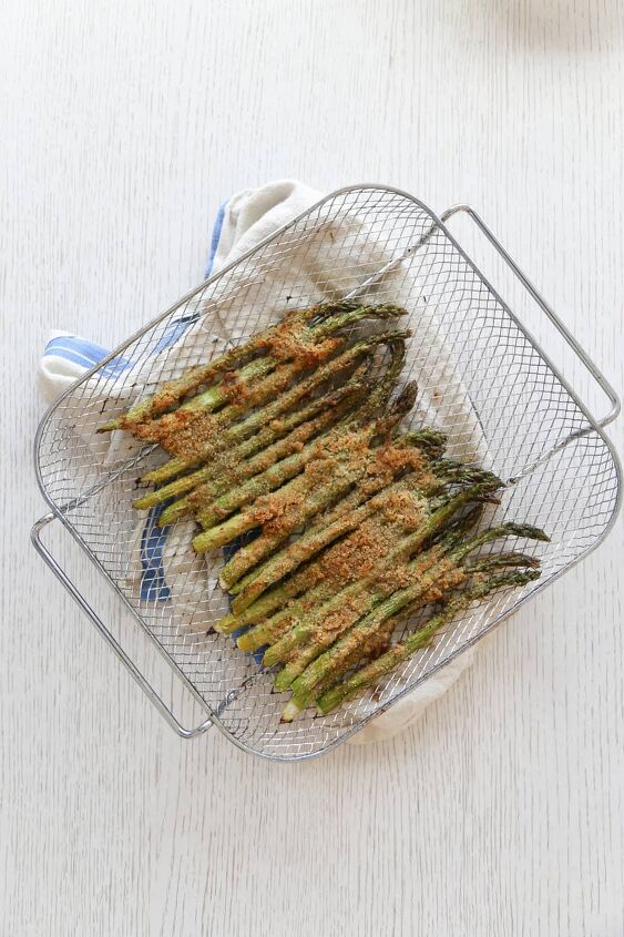 air fryer asparagus recipe, step two after air fryer asparagus has been cooked
