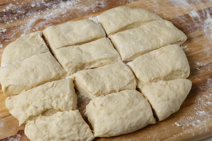 homemade yeast dinner rolls, Homemade yeast dough cut into squres