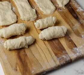 homemade yeast dinner rolls, Yeast dough rolled into cylinders