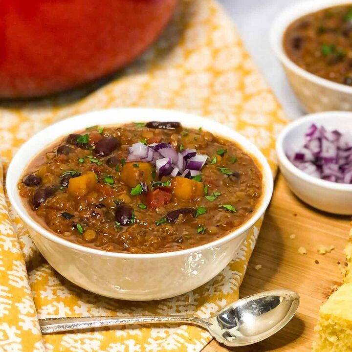 vegetarian chili dutch oven or slow cooker
