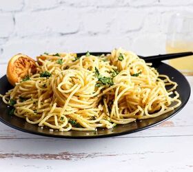 easy lemon garlic pasta pasta al limone, Dish of pasta from the side