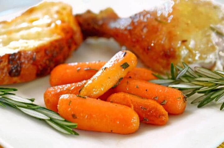 roasted rosemary buttered carrots, A plate of food with roasted baby carrots