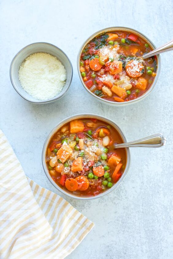 easy minestrone soup, two bowls of gluten free classic Minestrone Soup loaded up with vegetables and beans