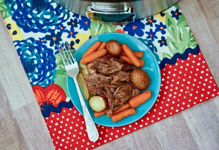 make this easy pot roast crock pot recipe, slow cooker pot roast