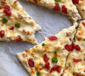 <b>Our dinner suggestion:</b> Chicken Alfredo pizza