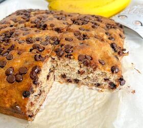 This banana snack cake checks ALL the boxes (the best banana cake you'll ever taste!)