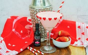 Chocolate Covered Strawberry Martini (Valentine's Day Martini Recipe)