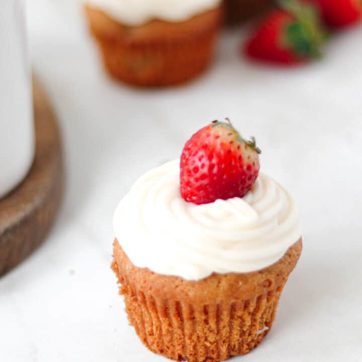 easy small batch gingerbread cupcakes