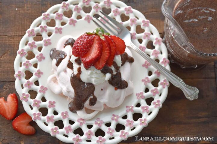 Rectangle Merignue Shell Meringue Shells With Hot Fudge Sauce | Foodtalk