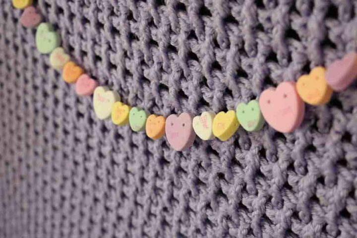 how to make a candy heart necklace, candy heart garland stretched out