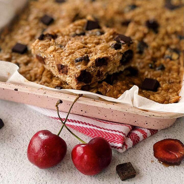 chocolate cherry breakfast oat bars v df