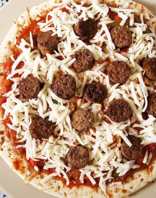 sweet italian sausage and pepper pizza