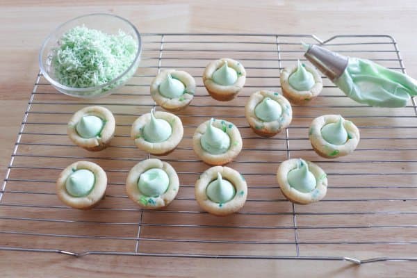 the best easter sugar cookie cups, Easter Sugar Cookie Cups Process