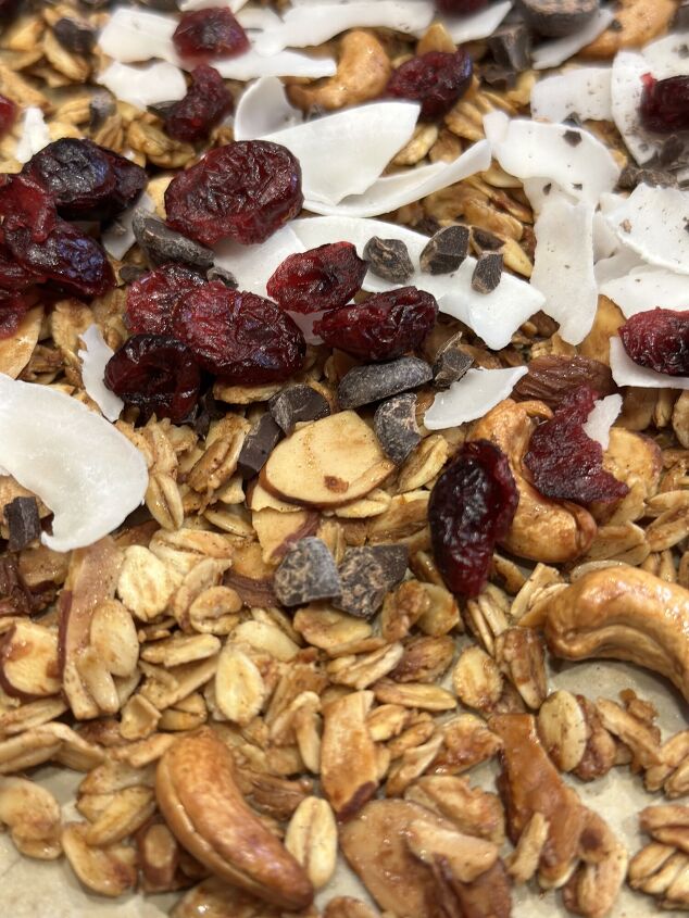 Crunchy Nutty Granola | Foodtalk