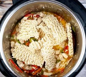 Mix 2 packs of ramen noodles with THIS for a quick and yummy dinner your family will LOVE
