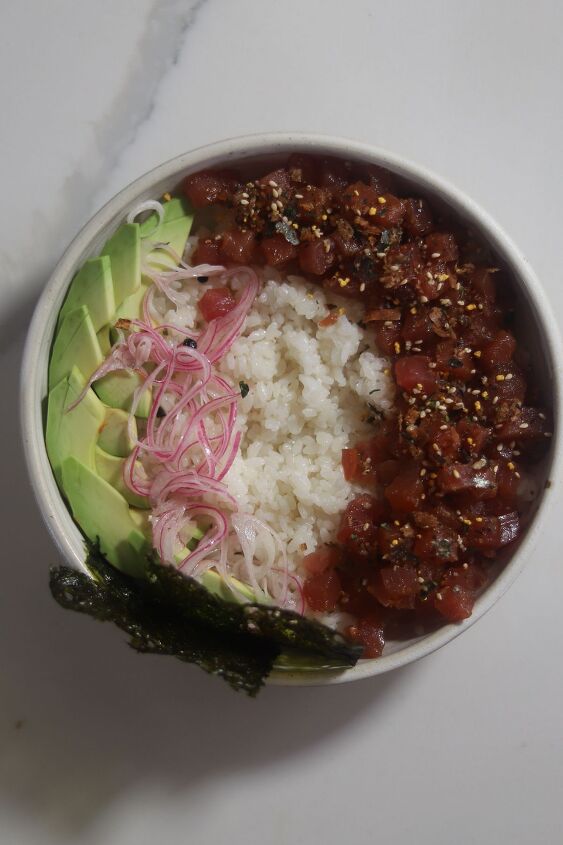 poke bowl with spicy mayo, Adding roasted seaweed furikake and pickled onions