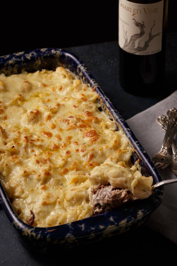 easy brisket macaroni cheese casserole, A spoon full of macaroni and cheese with brisket
