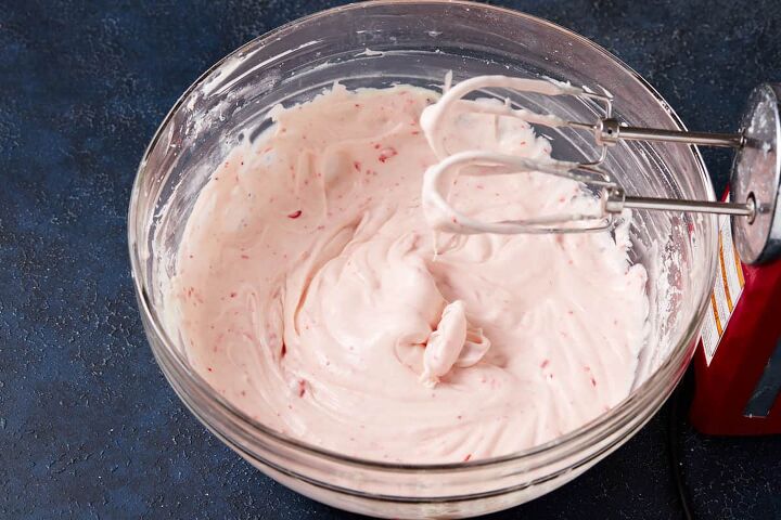 strawberry jam cake with cream cheese frosting, Mix until it is smooth