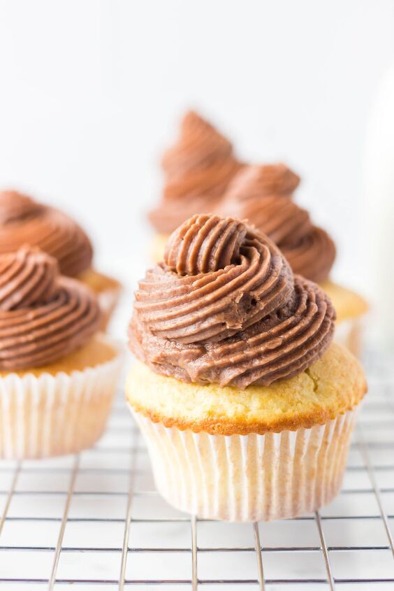 how to make easy bisquick cupcakes, bisquick cupcakes