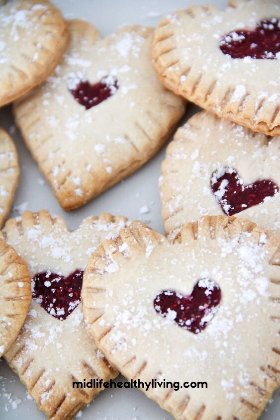easy raspberry hand pie recipe, a close up of raspberry hand pies