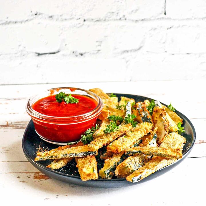 air fryer zucchini fries, Crispy zucchini fries with marinara sauce