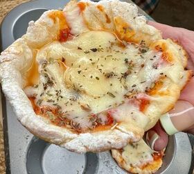 These WW-friendly deep dish pizza bites are ready in just 20 minutes