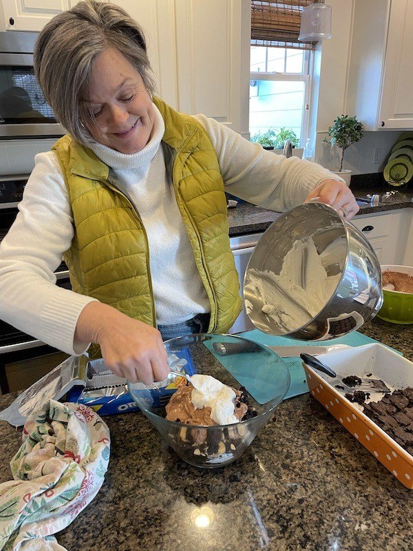 how to make chocolate brownie oreo trifle recipe