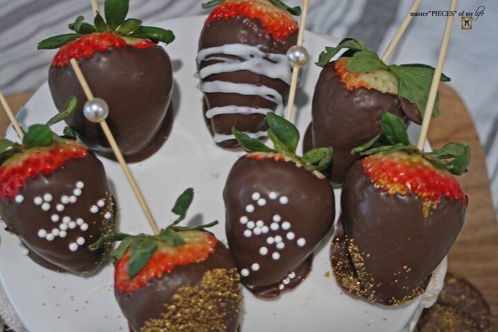the best easiest way to make chocolate covered strawberries, chocolate covered strawberries recipe