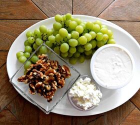 grape and goat cheese ball appetizer