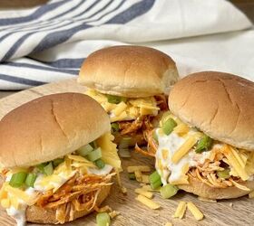 <b>Our dinner suggestion:</b>&nbsp;Slow Cooker Buffalo Chicken Sliders