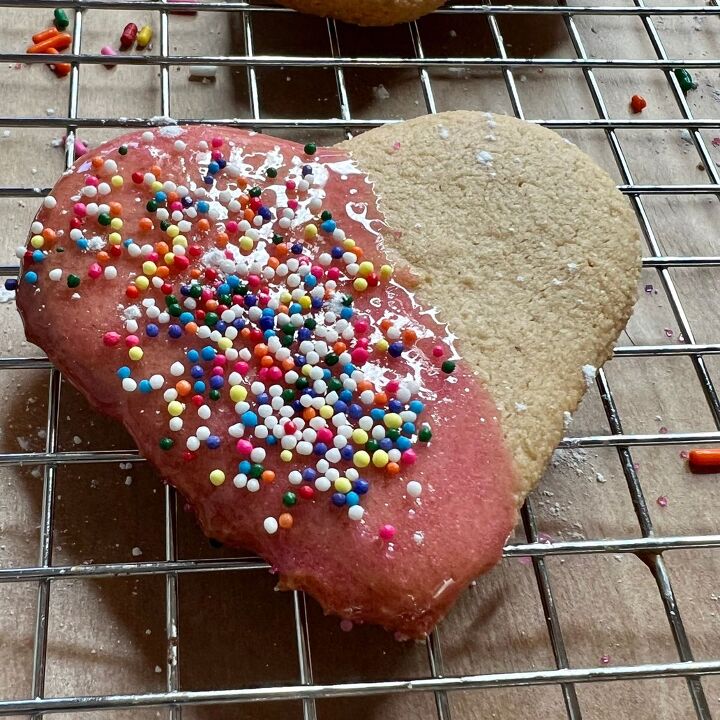 2 ingredient heart shaped cookie recipe, Sprinkled with Love