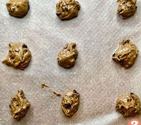 This easy chocolate chip cookie recipe is a combo of simple ingredients, traditional techniques, and a touch of creativity