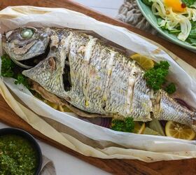 whole fish en papillote, Fish en papillote served on a platter