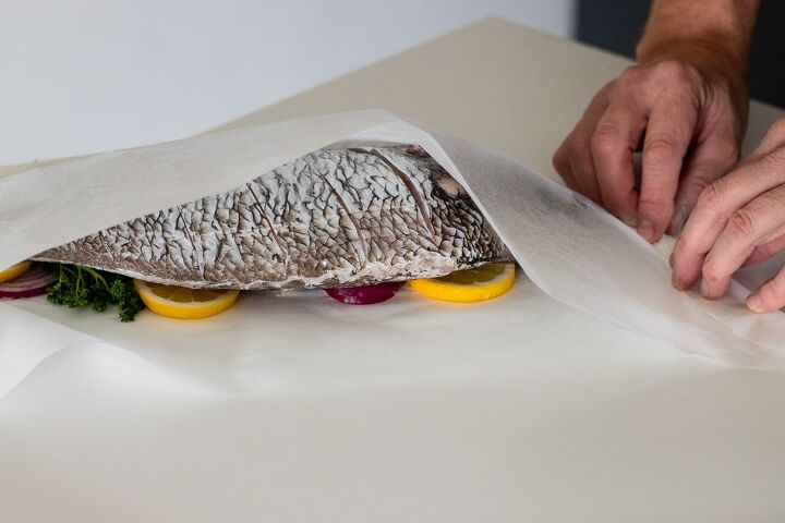 whole fish en papillote, Wrapping fish in parchment paper