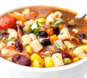 vegan minestrone soup, A close up of a bowl of minestrone soup made with veggies and pasta