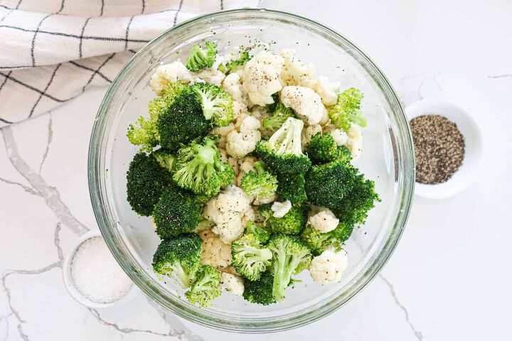 roasted broccoli and cauliflower recipe the easiest side, Florets seasoned with salt pepper and olive oil