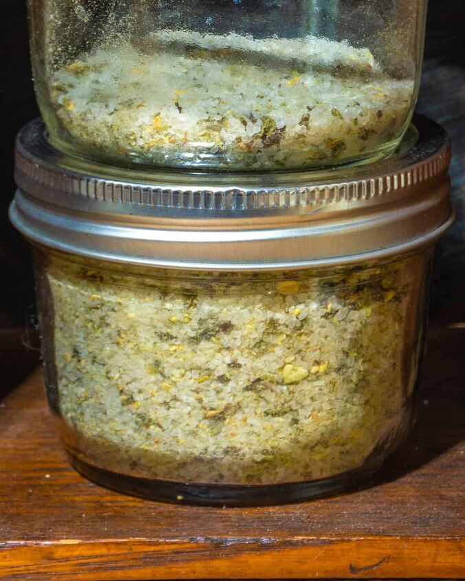 how to make herbed salt, jalapeno salt in a mason jar