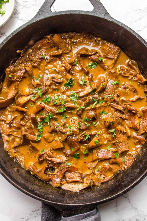 the complete guide to vegan mushroom stroganoff, Vegan mushroom stroganoff in a skillet