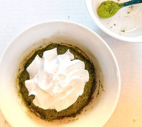 2-Minute Easy Matcha Mug Cake That Matcha Latte Lovers Need in Their L