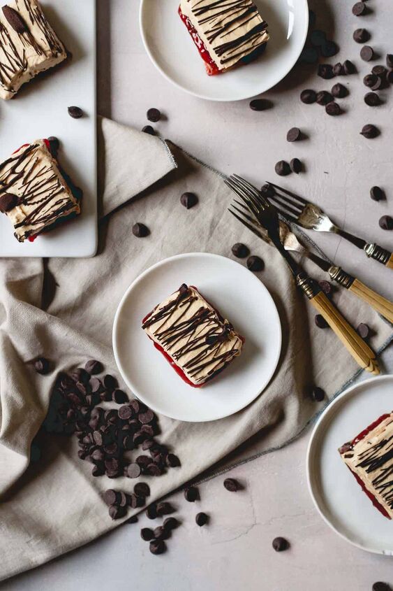 chocolate peanut butter and jelly frozen yogurt bars, The classic combination of peanut butter and jelly combine in these frozen yogurt bars studded with dark chocolate chips and a chocolate drizzle