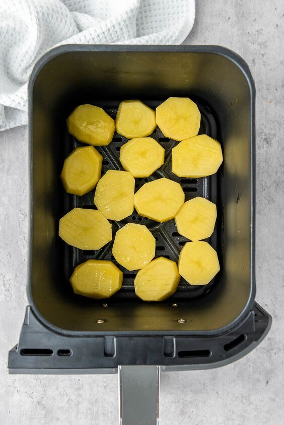 air fryer accordion potatoes, Air fry at 350 degrees for 20 25 minutes until golden brown on each side flipping once halfway through cooking