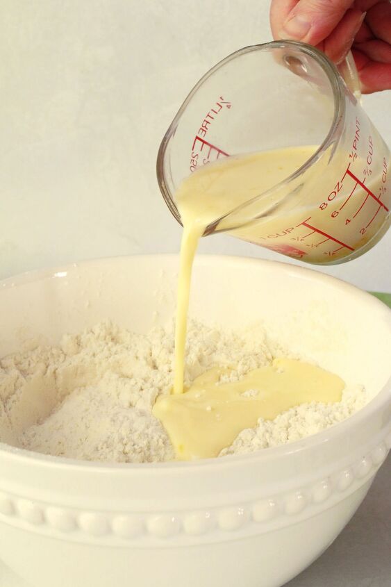 irish apple cream scones, Add the heavy cream
