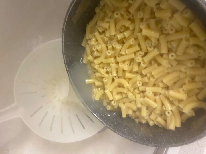 cheesy meaty macaroni