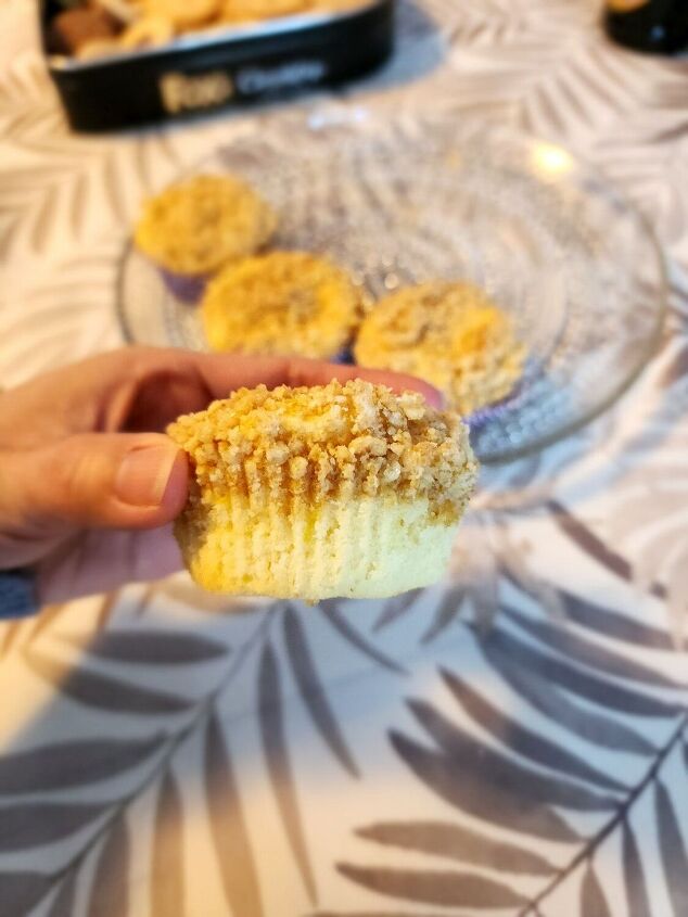 lemon crumb muffins with lemon vanilla glaze