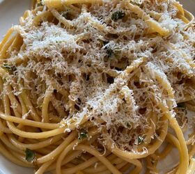 <b>Our dinner suggestion:</b> Quick & foolproof garlic noodles