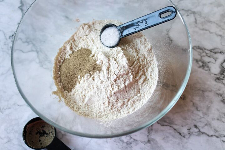 easy recipe for garlic bread twists, garlic bread twist