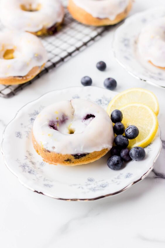 baked lemon blueberry donuts recipe, lemon blueberry donuts